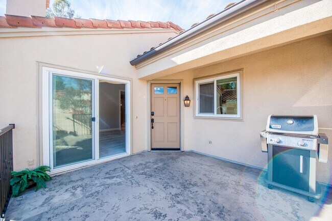 Foto del edificio - Beautiful Newport Beach Condo