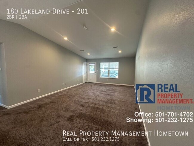 Building Photo - 180 Lakeland Dr