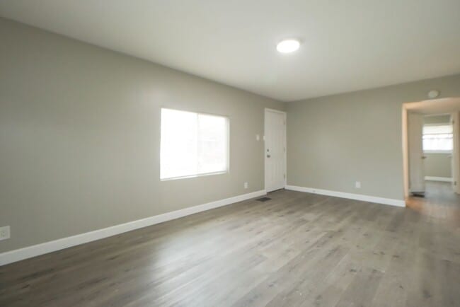Building Photo - Charming Newly Updated 3 Bedroom Home