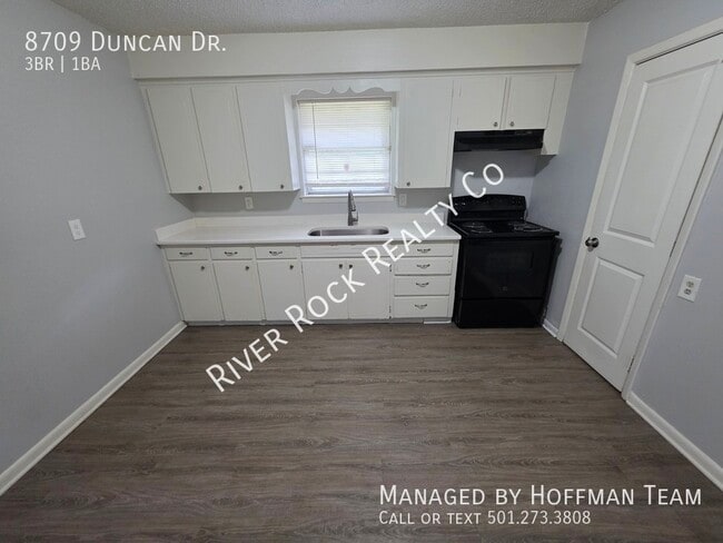 Building Photo - 8709 Duncan Dr