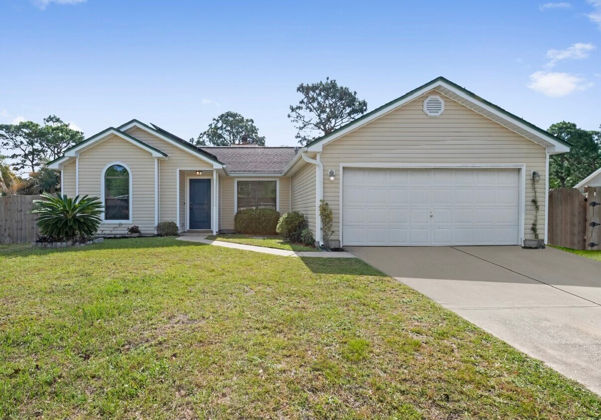 2360 Prytania Cir, Navarre, FL 32566 House Rental in Navarre, FL
