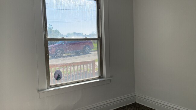 Building Photo - 470 7th St