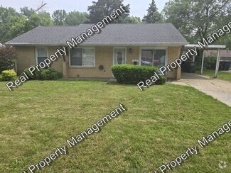 Building Photo - 1621 E 33rd Pl