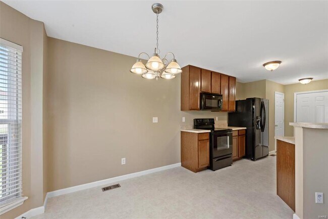 Foto del edificio - 627 Country Heights Dr