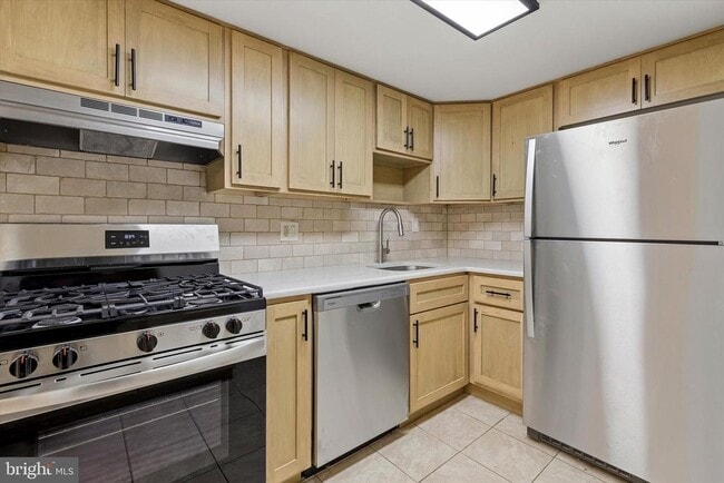 Building Photo - 521 Old Forge Crossing