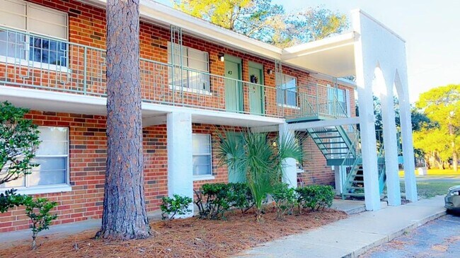 Foto del edificio - Pine Ridge Apartments at Shalimar