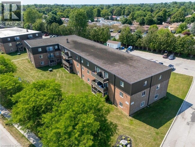 Building Photo - 390 Admiral Dr