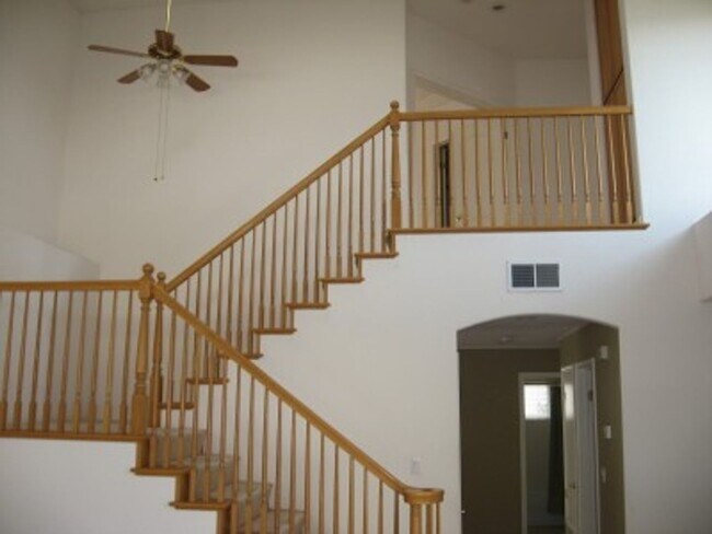 Foto del edificio - Spacious Newly Renovated 5 Bedroom Home in Tracy – $3,200/Month Available Soon!
