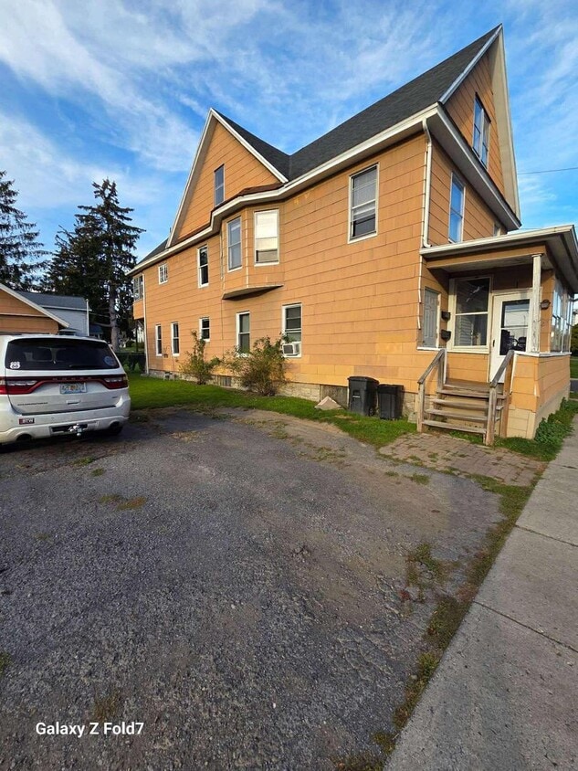 Primary Photo - 23 Walnut St