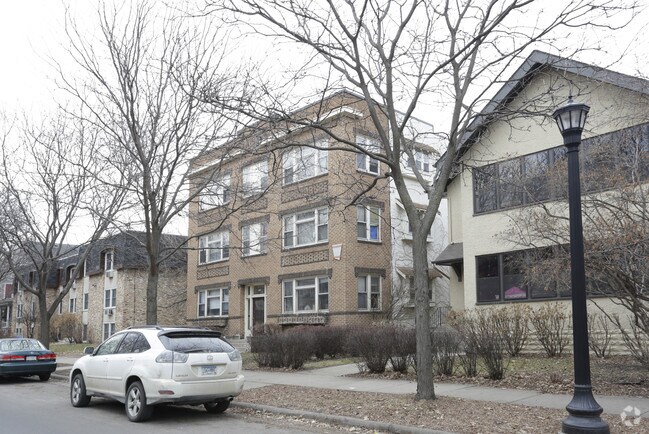 Building Photo - 2530 Dupont Ave S