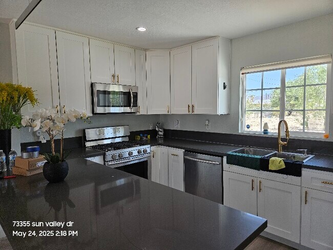 Foto del edificio - 73355 Sun Valley Dr