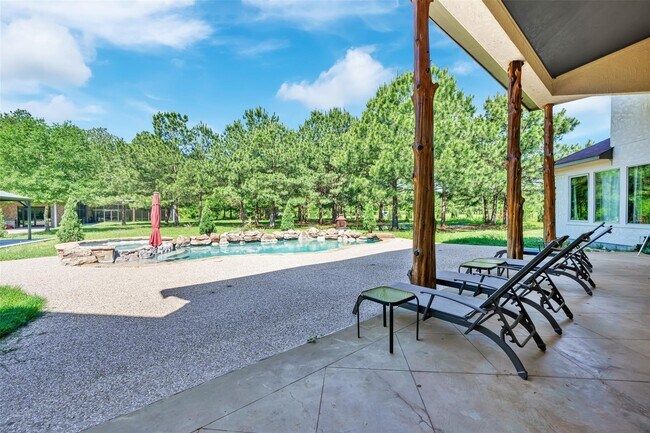 Foto del edificio - 18001 Mueschke Rd