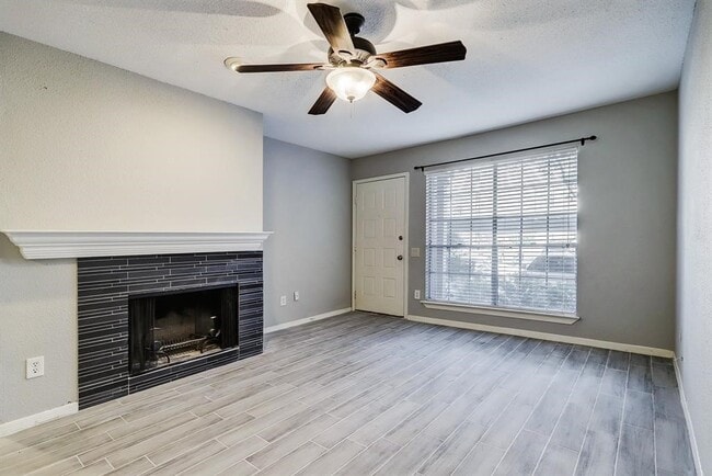 Building Photo - 1880 White Oak Dr