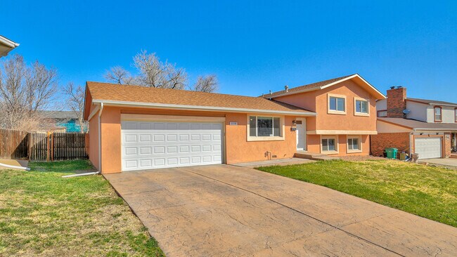 Building Photo - 1318 Sorrento Dr