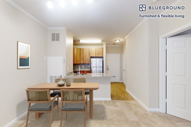 Building Photo - 2350 26th Ct S