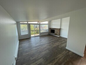 Building Photo - 3459 23rd Ave W