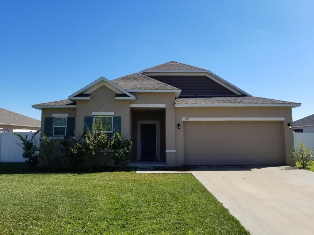 Foto principal - 139 Cedar Circle Dr