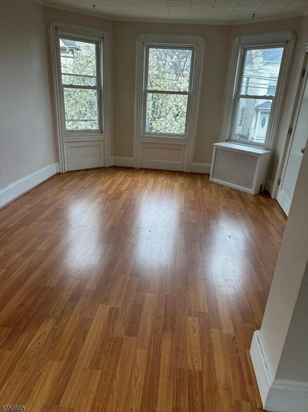 Primary Photo - 252 N 7th St