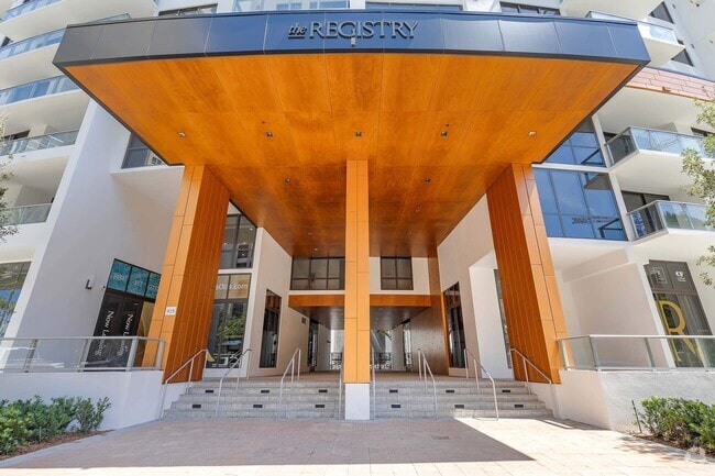 Building Photo - The Registry Las Olas