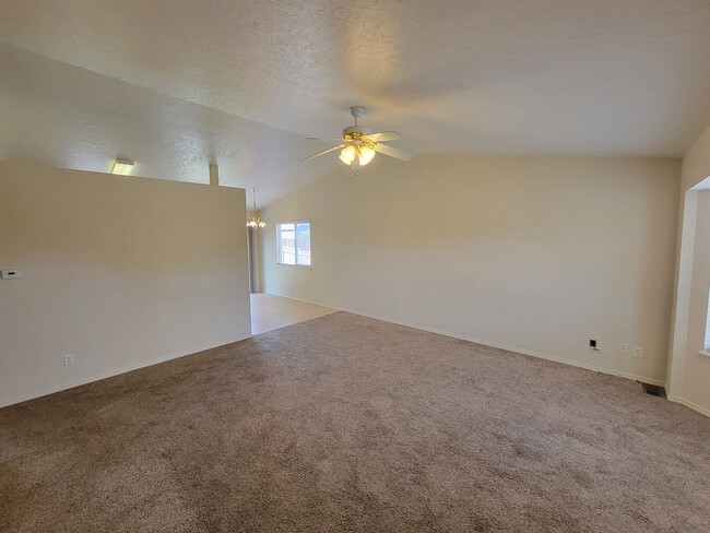 Building Photo - 2703 Marina St