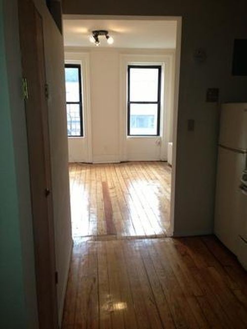Building Photo - 216 E 29th St