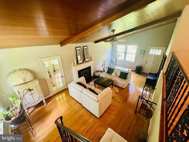 Foto del edificio - 3500 Barkley Dr