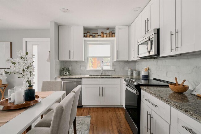 Foto del edificio - 3703 Thompson St