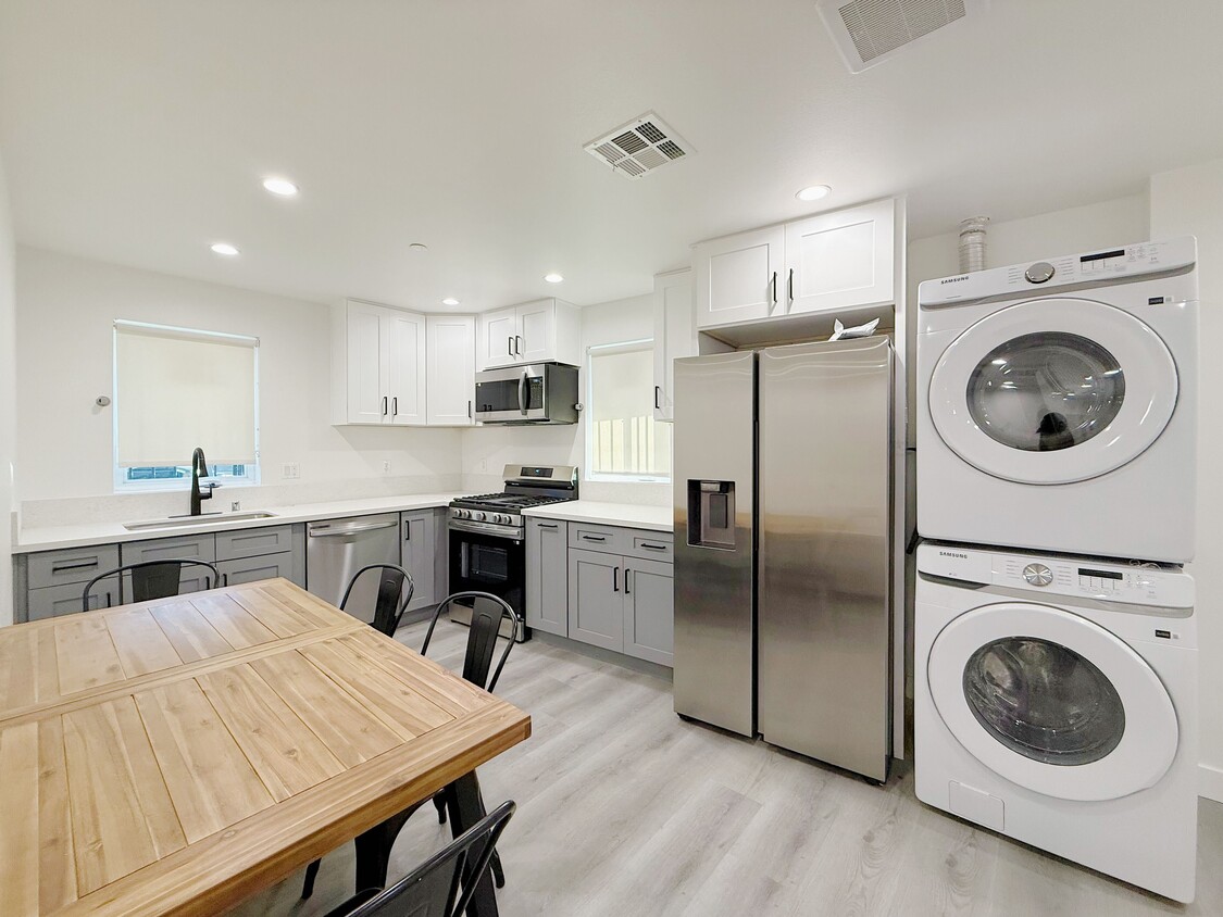 Shared kitchen - 1219 W 36th St