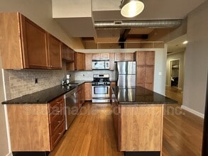 Building Photo - 160 Fremont St