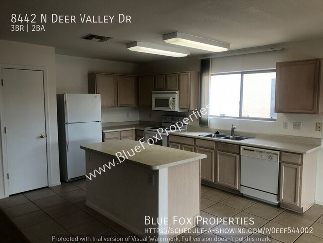 Building Photo - 8442 N Deer Valley Dr