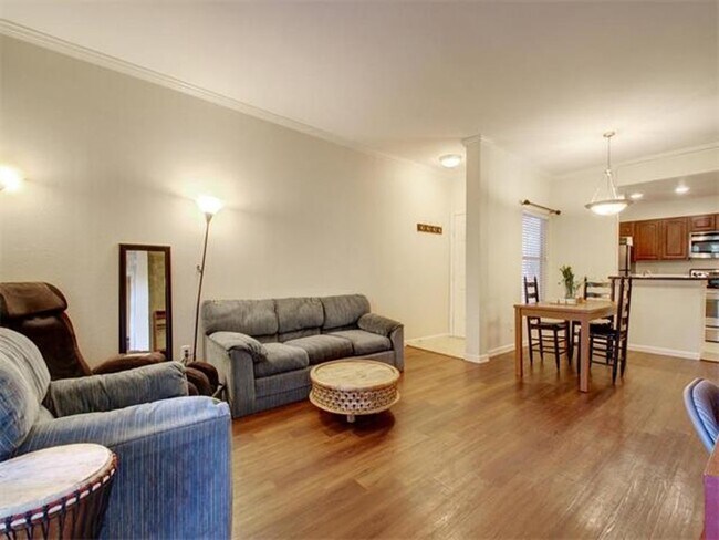 Living Room - 6000 Shepherd Mountain Cv
