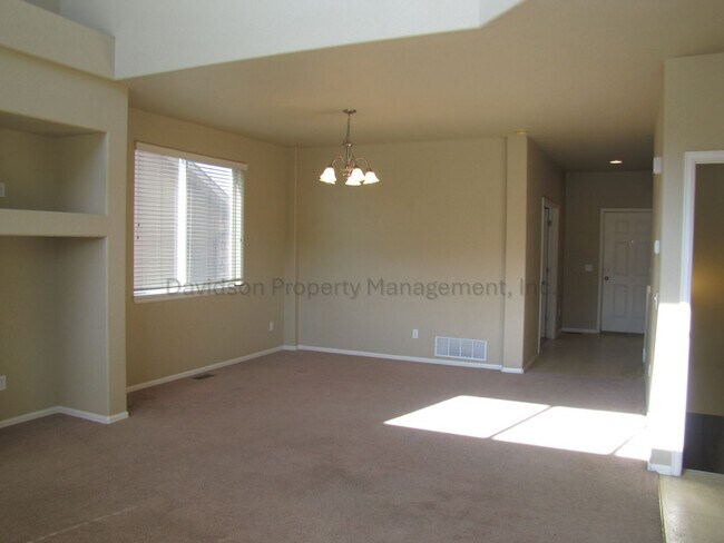 Foto del edificio - Spacious 3 Bedroom House in Southeast Colorado Springs