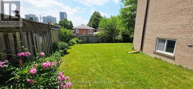 Building Photo - 30 Canlish Rd