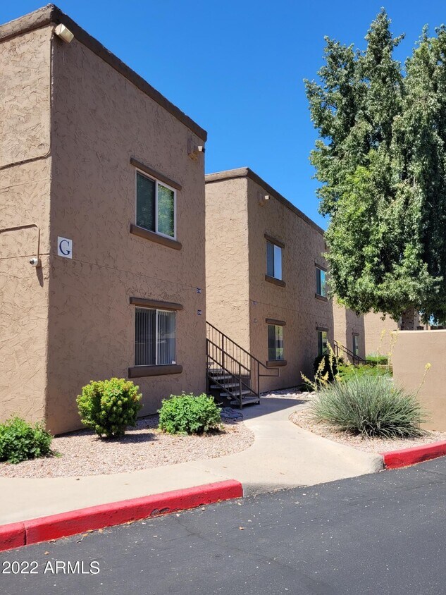 8256 Arabian Trail Unit 139, Scottsdale, AZ 85258 Room for Rent in