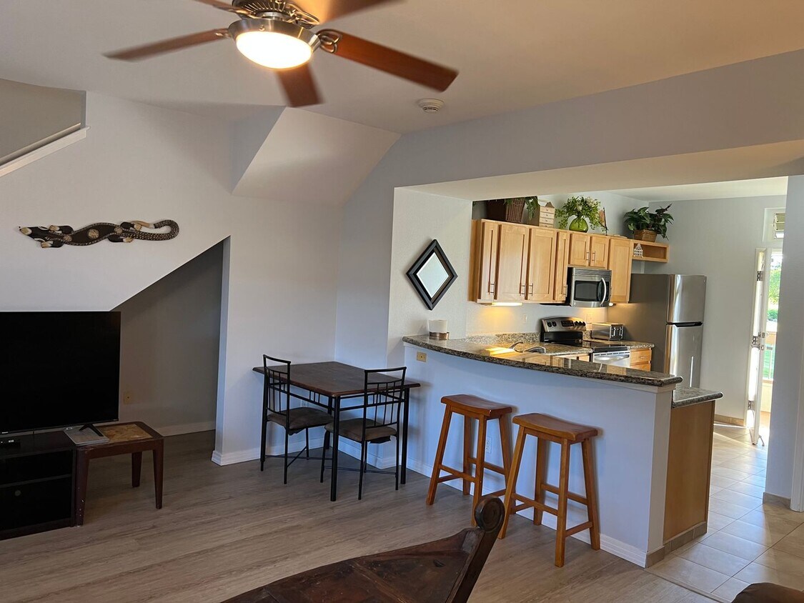 Foto principal - Furnished 2 bed, 2 bath at The Breakers