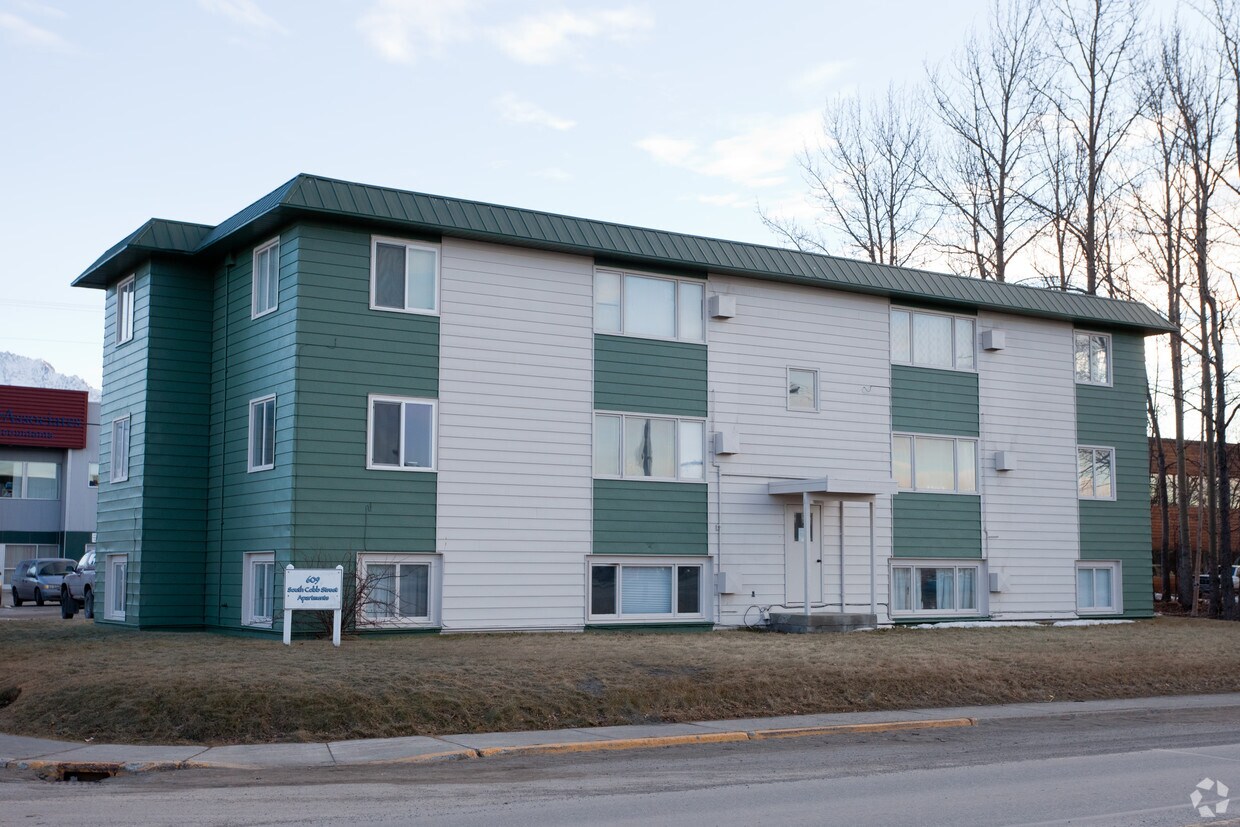 Primary Photo - 609 S Cobb St