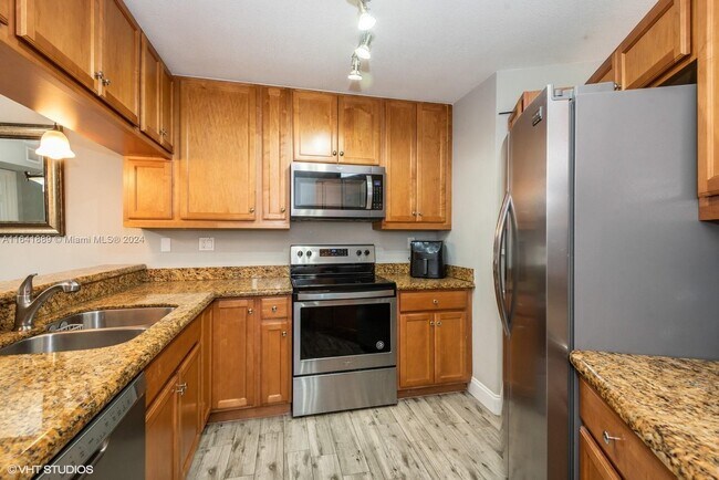 Building Photo - 8409 Trent Ct