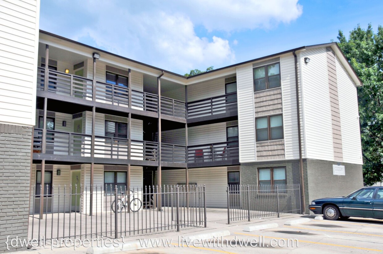 Primary Photo - 3500 7th Ct S