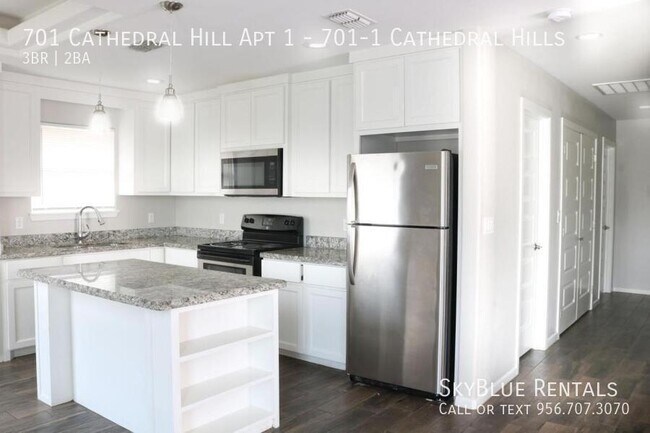 Building Photo - 701 Cathedral Hl