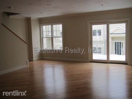 Foto del edificio - 75 Waverley Ave