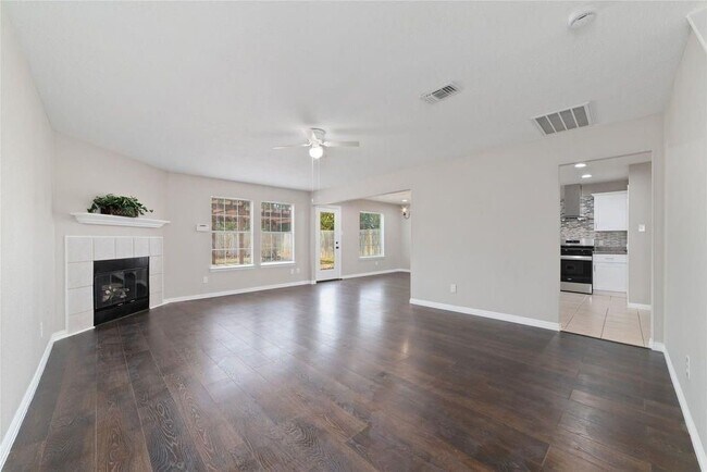 Foto del edificio - 4007 Starbridge Pointe Ln