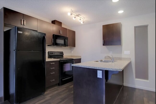 Photo du bâtiment - 319 - Watt Common