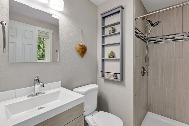 Photo - 1652 Index Ave SE House