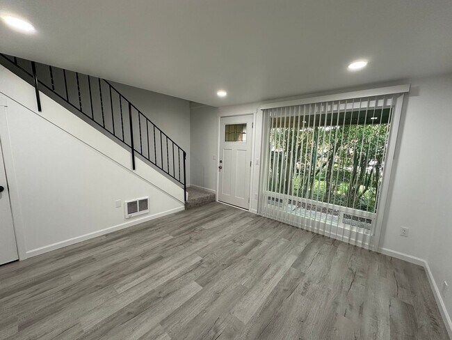 Foto del edificio - 1527 Santiam Hwy SE