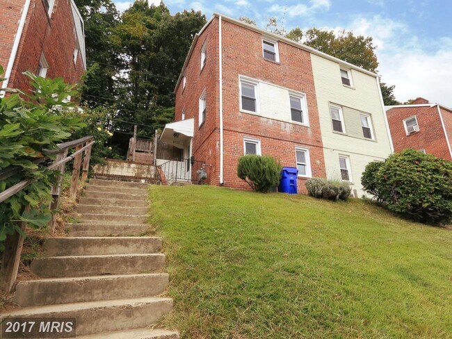 House front - 3723 Kemper Rd