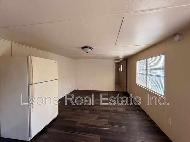 Building Photo - 7972 Breeze Dr