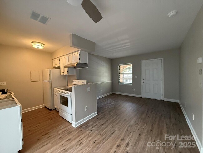 Foto del edificio - 406 W 9th St