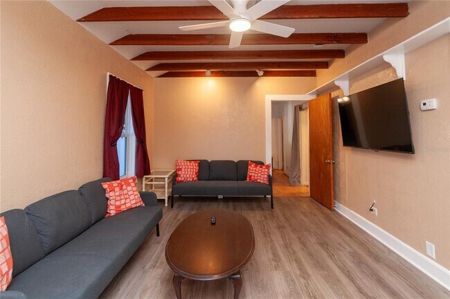 Foto del edificio - 1235 Bass Blvd