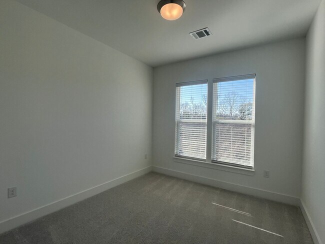 Building Photo - Stunning New Construction in Baton Rouge!