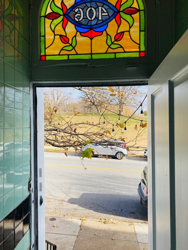 Building Photo - 406 S Patterson Park Ave